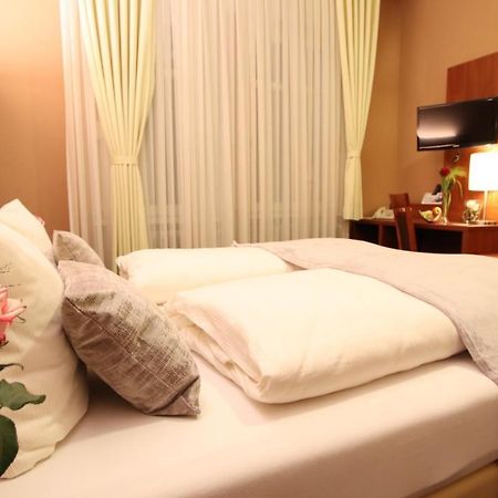 Hotel Wahlster Саарбрюккен Экстерьер фото