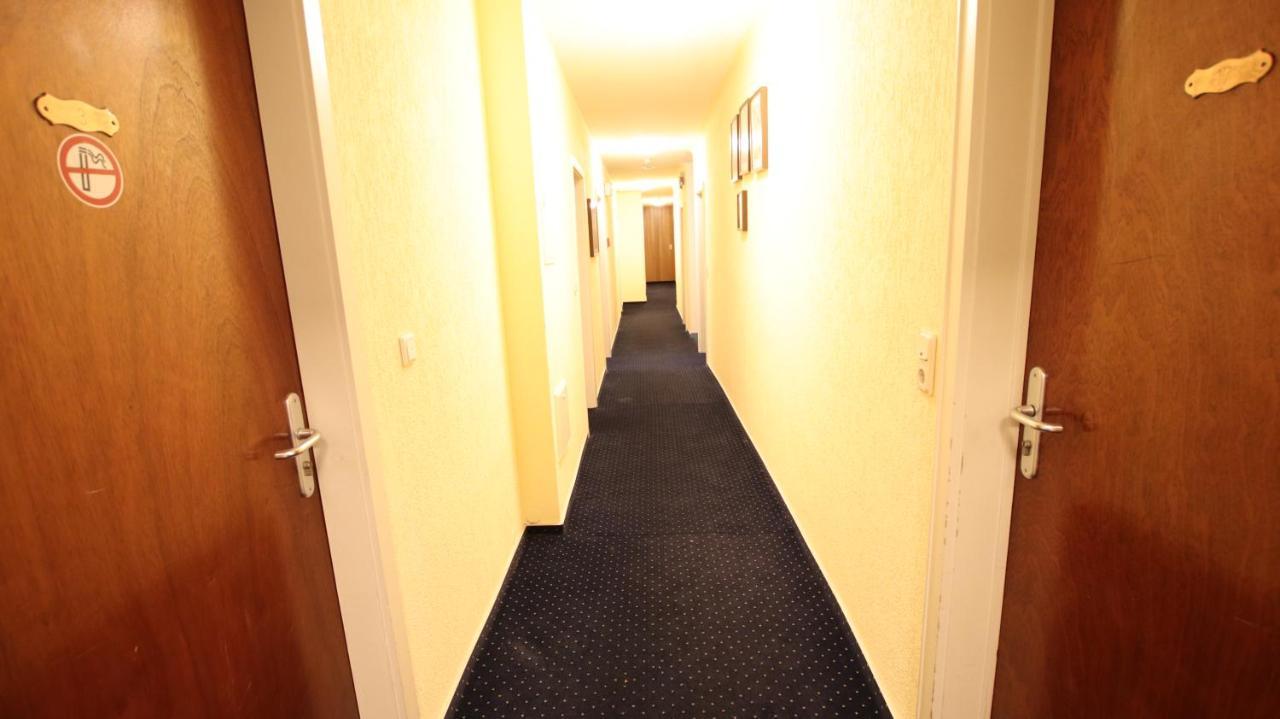 Hotel Wahlster Саарбрюккен Экстерьер фото
