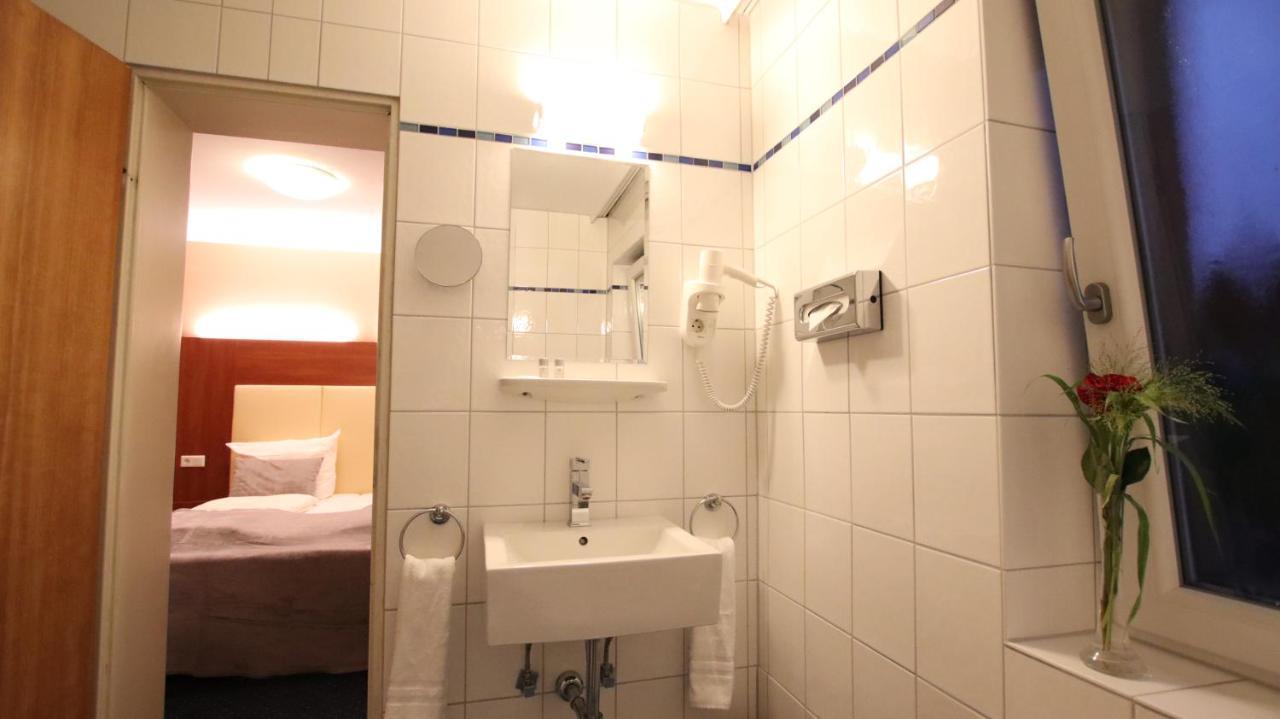 Hotel Wahlster Саарбрюккен Экстерьер фото